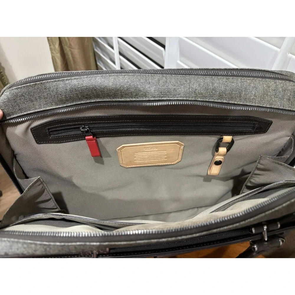 Tumi pre owned